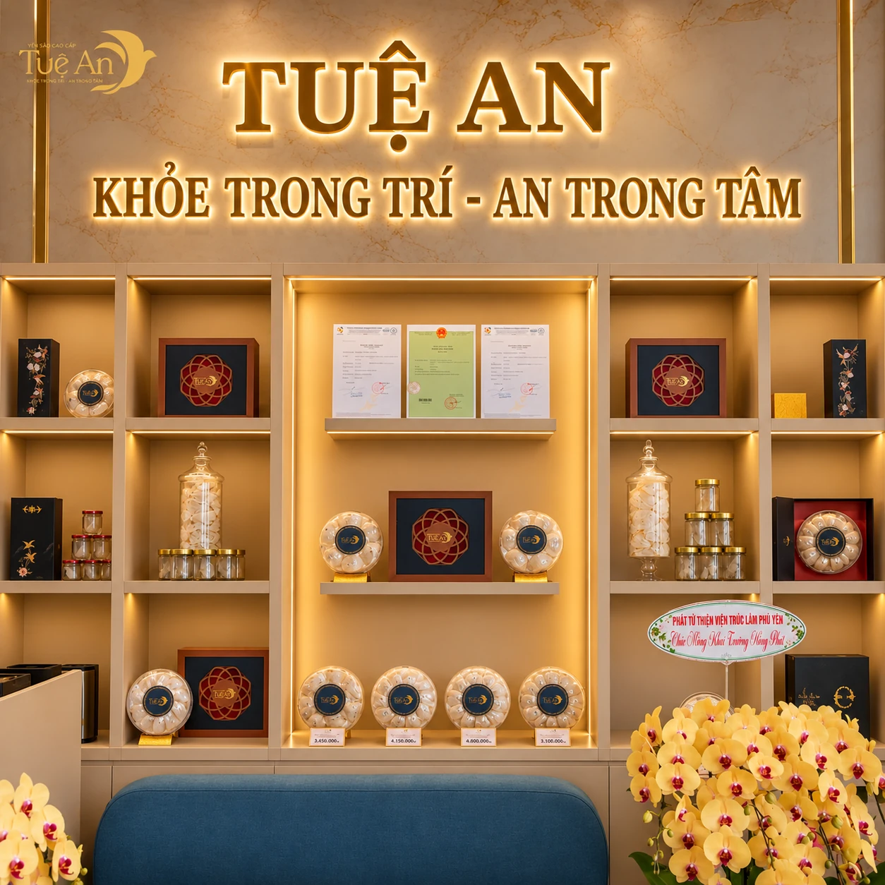 Không gian trưng bày yến sào tại showroom Tuệ An